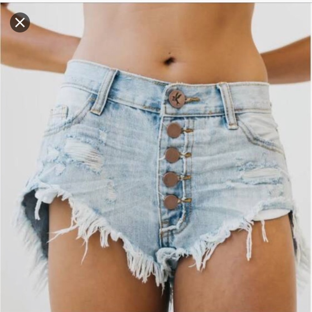 One Teaspoon Free People Rollers frayed hem low rise Jean cutoff shorts 26